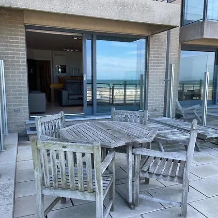 With Stunning Sea Views, Cleaning Included Lägenhet